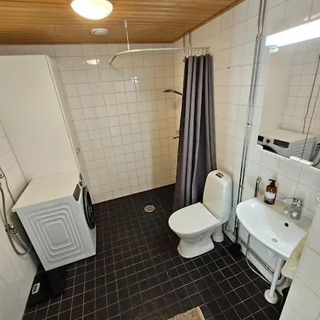 One Bedroom Available In A Cosy Flat Close To The Centre * 헬싱키